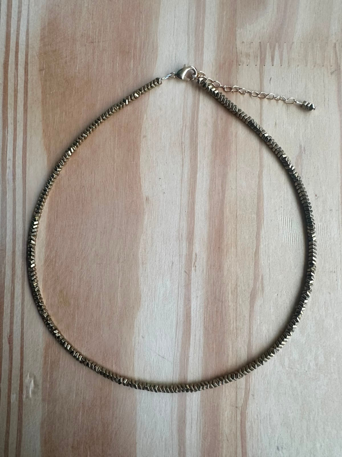 Choker Hematita Quadradinho Sextavado