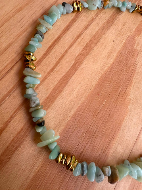 Choker Cascalho de Amazonita com Hematita