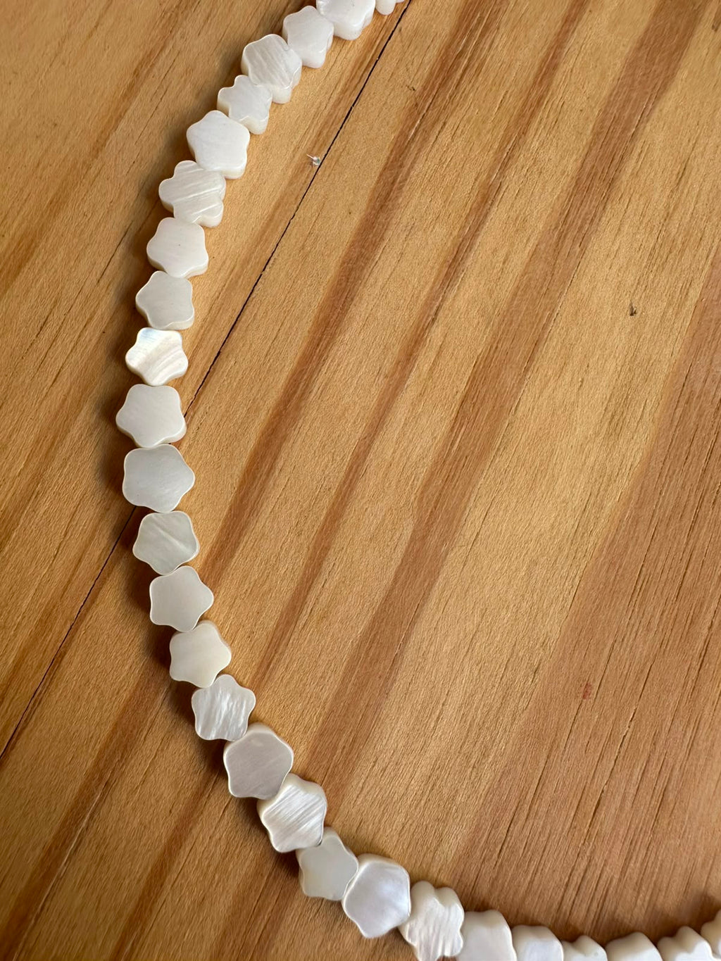 Choker florzinha madrepérola