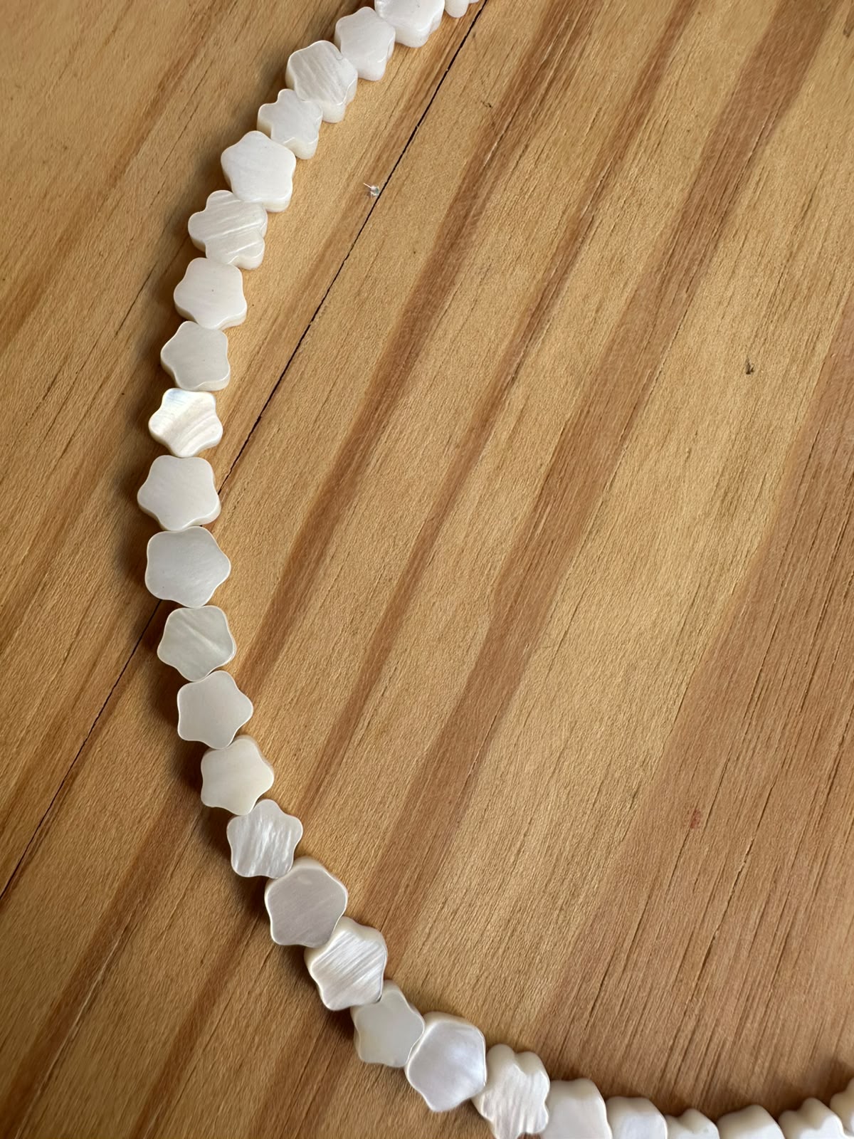 Choker florzinha madrepérola