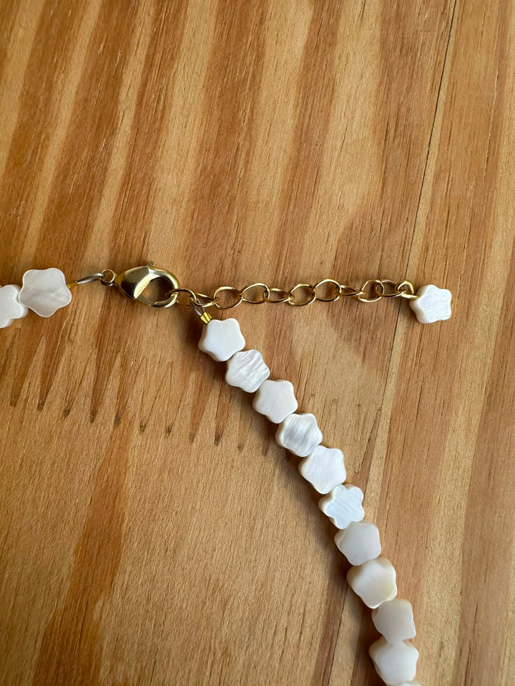 Choker florzinha madrepérola