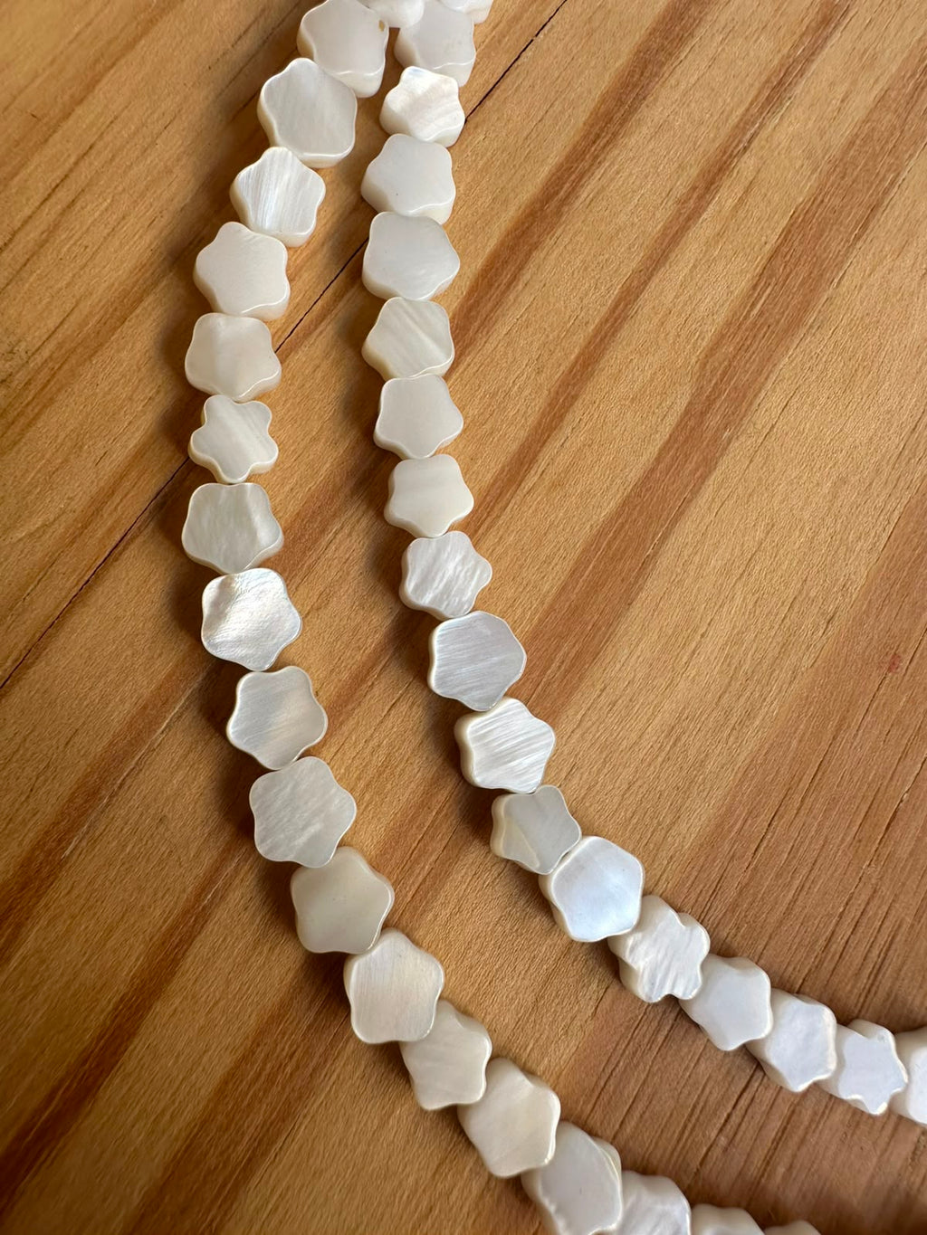 Choker florzinha madrepérola
