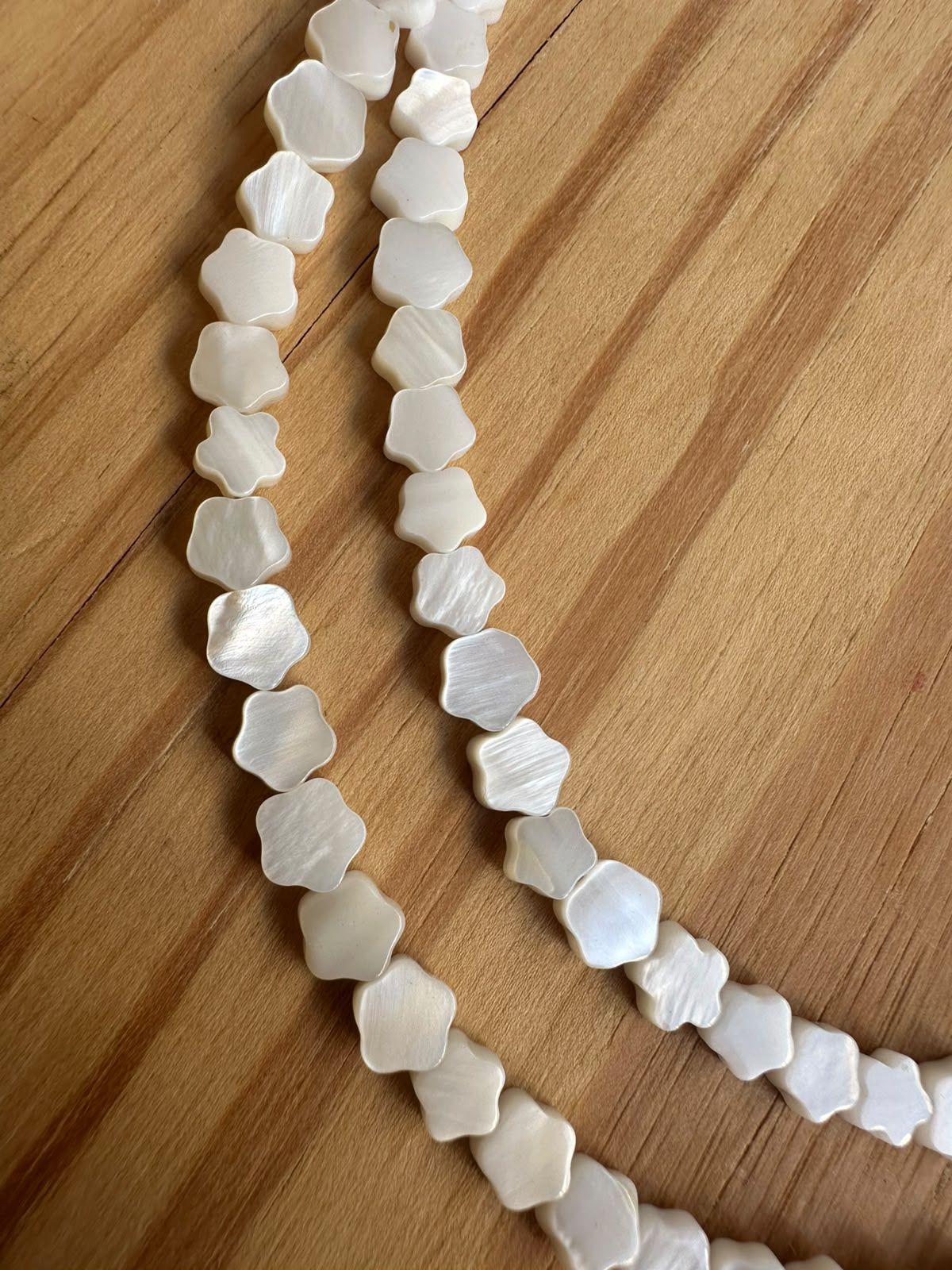 Choker florzinha madrepérola