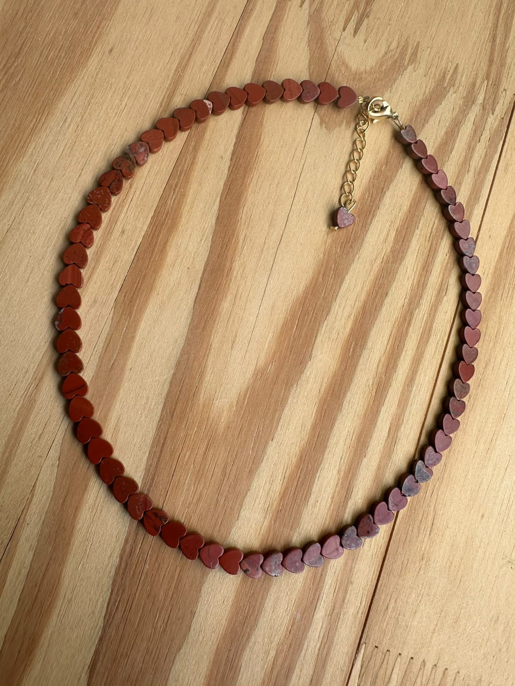 Choker Coração Médio Jaspe Vermelho