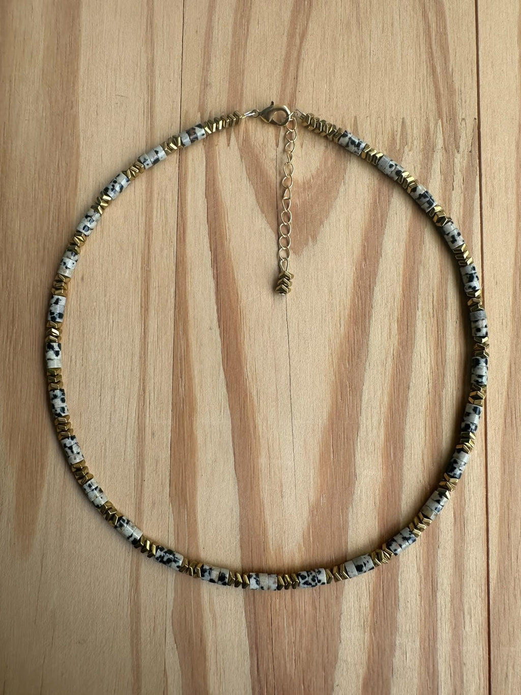 Choker Hematita com Ágata Dálmata